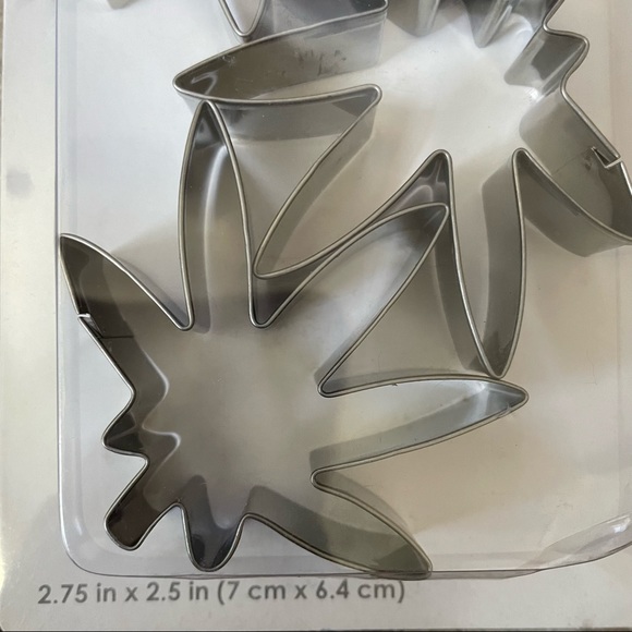 3 pack leaf shaped metal cookie cutters 420 - Picture 3 of 3